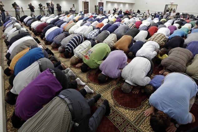 Mussulmani in preghiera