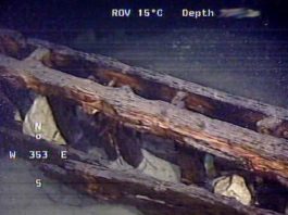 La chiglia del veliero del 1.600 ritrovato nelle acque del Garda, a Tignale.
