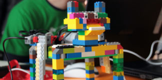 Dreampuzzle offre corsi per costruire robot con i Lego