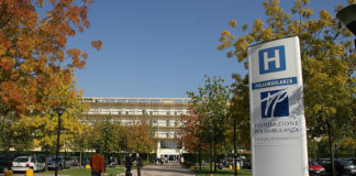 L'ingresso dell'ospedale Poliambulanza di Brescia