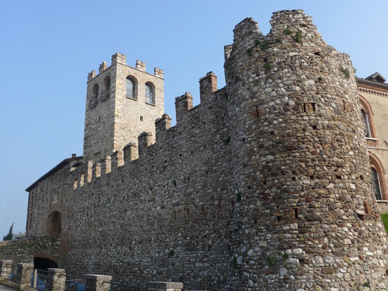 Il Castello di Desenzano, foto da Wikipedia