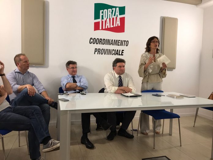 Forza Italia: da sinistra Mattia Margaroli, Paolo Fontana, Adriano Paroli, Alessandro Mattinzoli e Mariastella Gelmini, foto BsNews