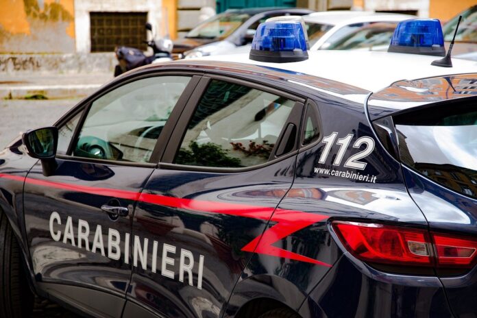 carabinieri - Foto di djedj da Pixabay